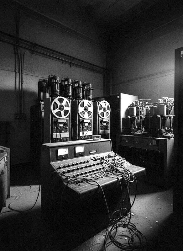 reel-to-reel tape machine